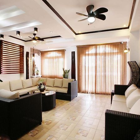Coron Bancuang Mansion Bed & Breakfast Exterior photo