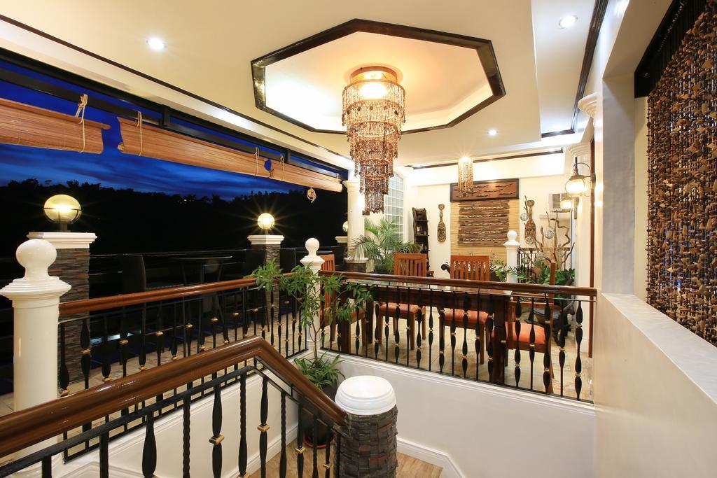 Coron Bancuang Mansion Bed & Breakfast Exterior photo