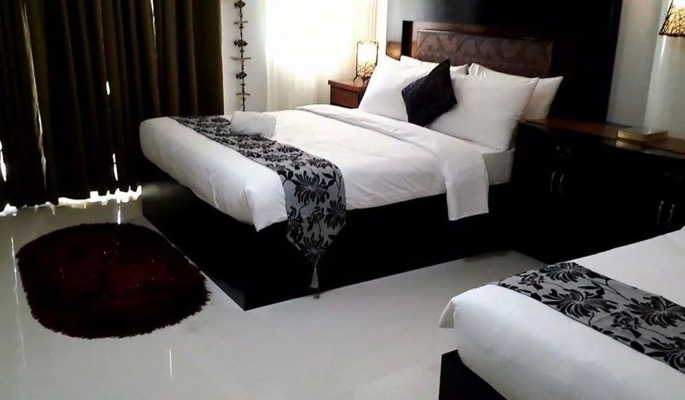 Coron Bancuang Mansion Bed & Breakfast Exterior photo