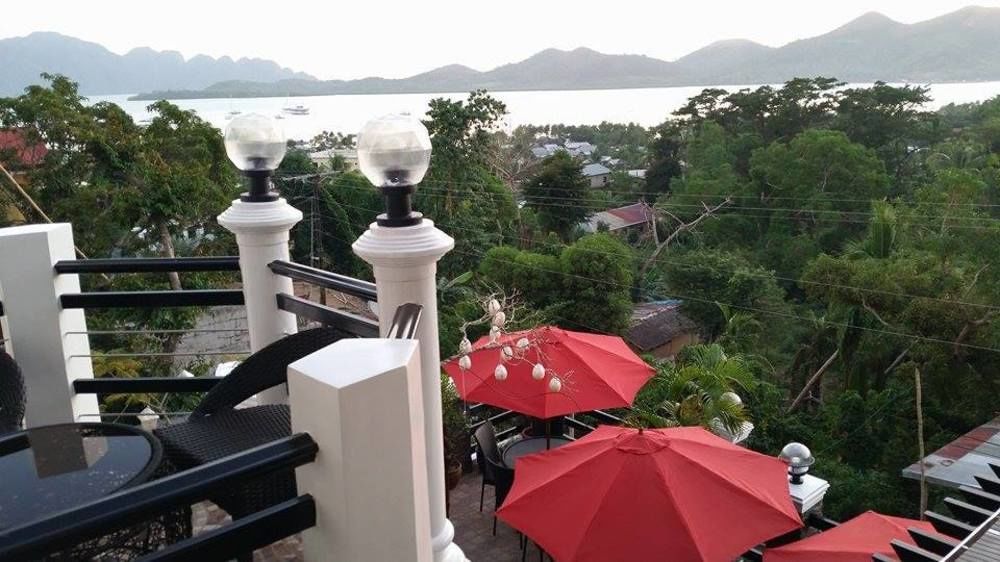 Coron Bancuang Mansion Bed & Breakfast Exterior photo