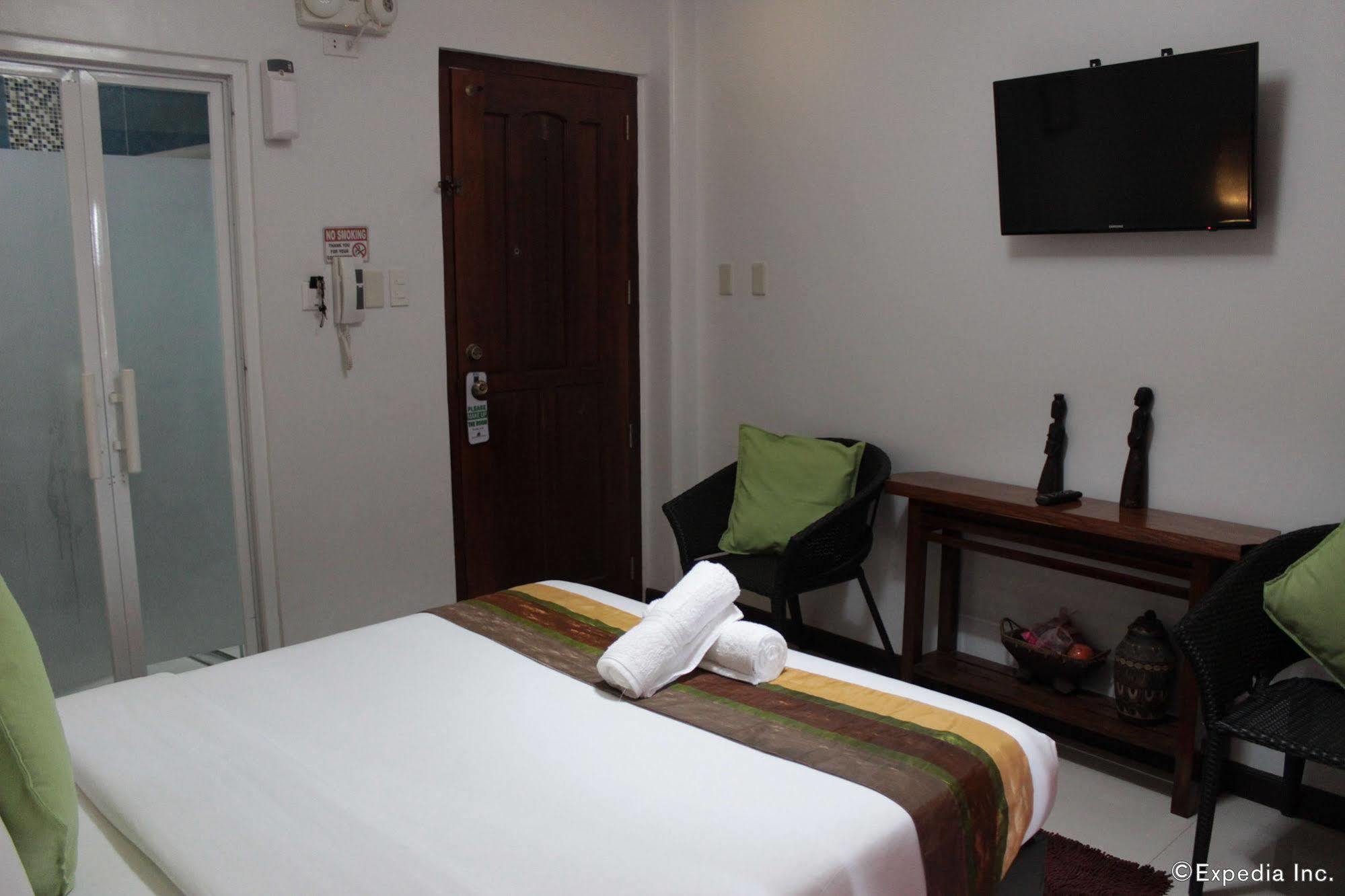Coron Bancuang Mansion Bed & Breakfast Exterior photo