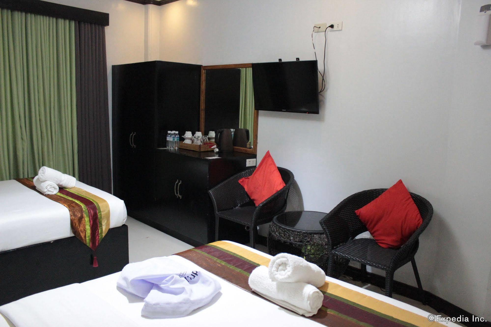 Coron Bancuang Mansion Bed & Breakfast Exterior photo