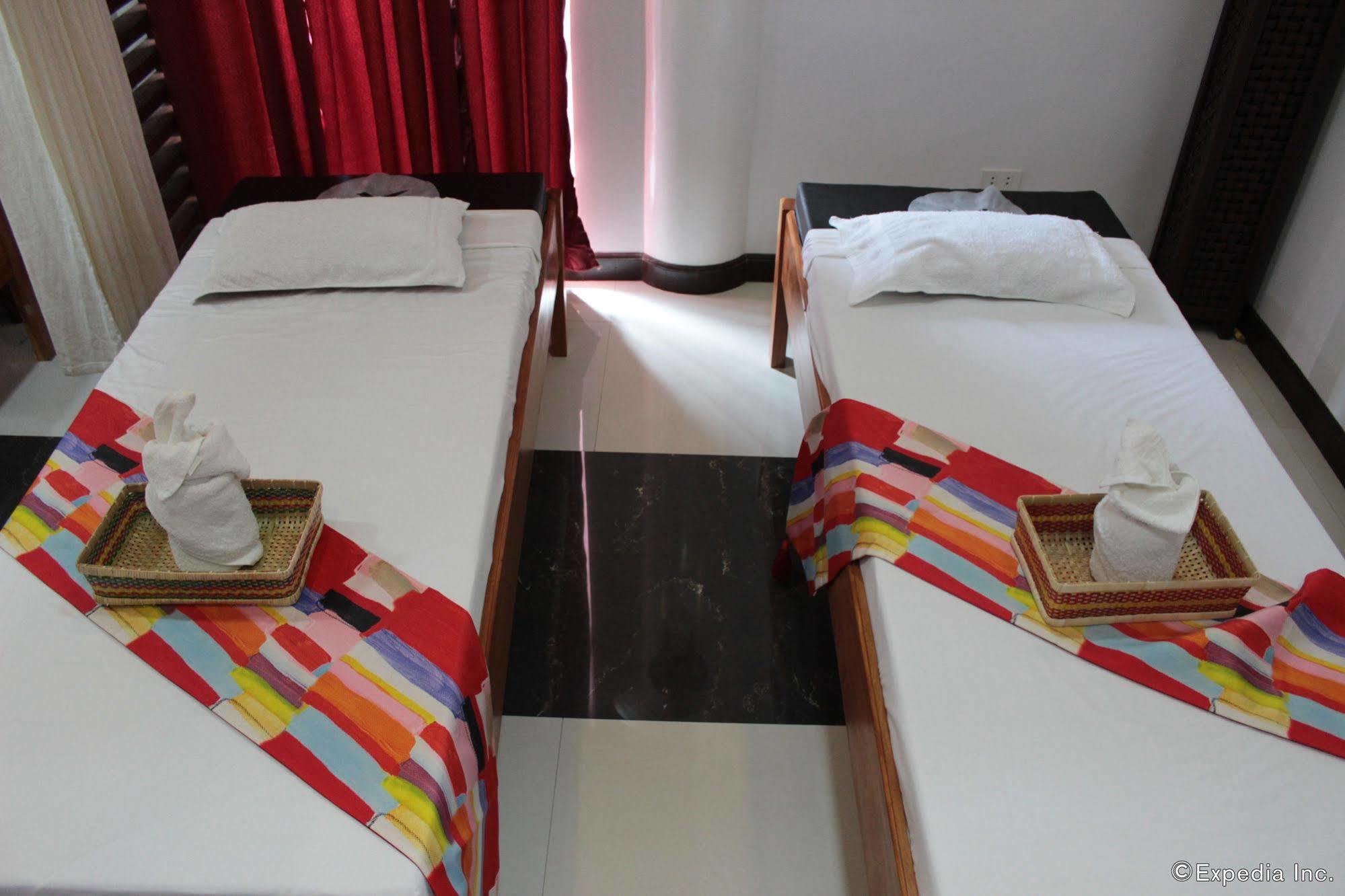 Coron Bancuang Mansion Bed & Breakfast Exterior photo