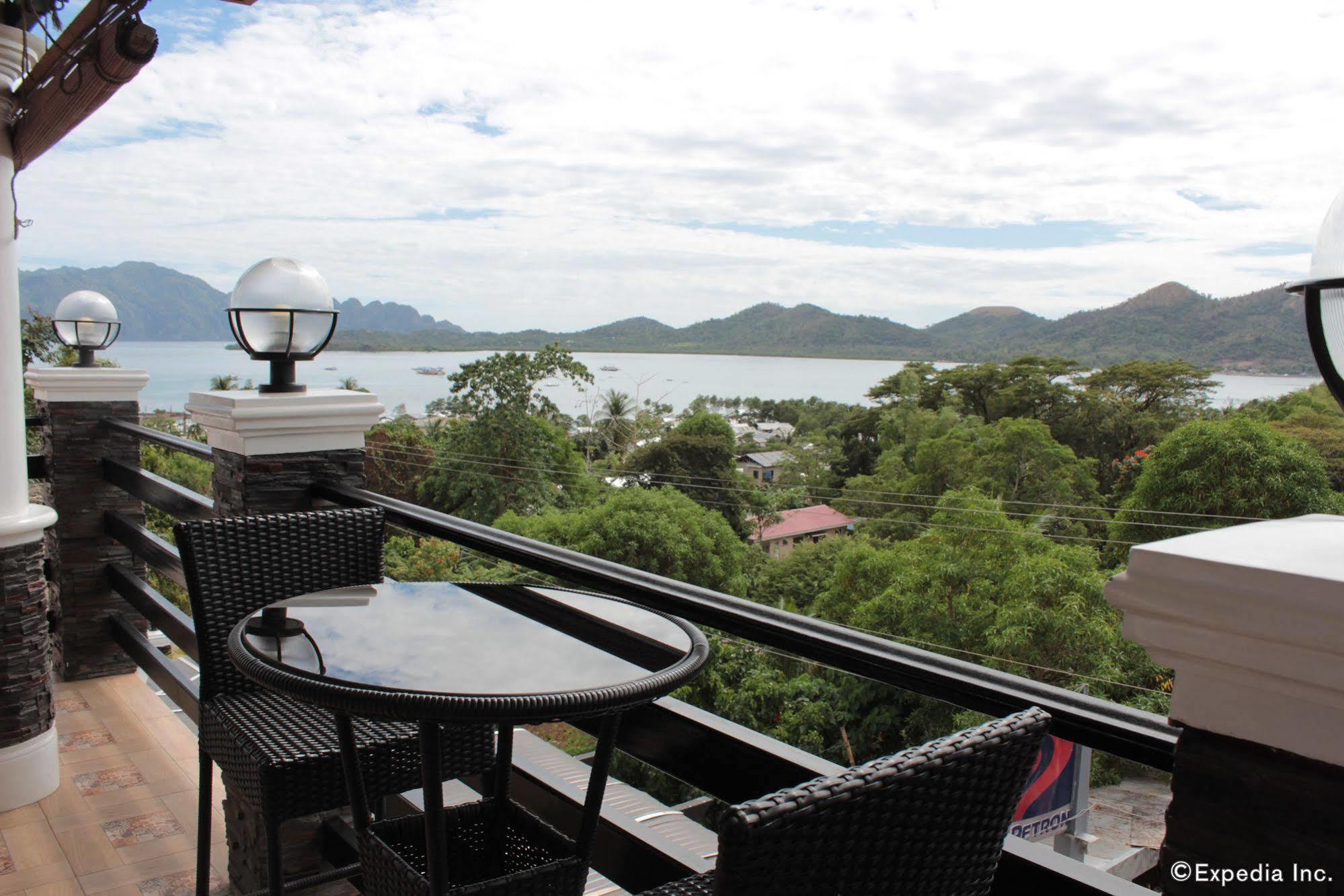 Coron Bancuang Mansion Bed & Breakfast Exterior photo