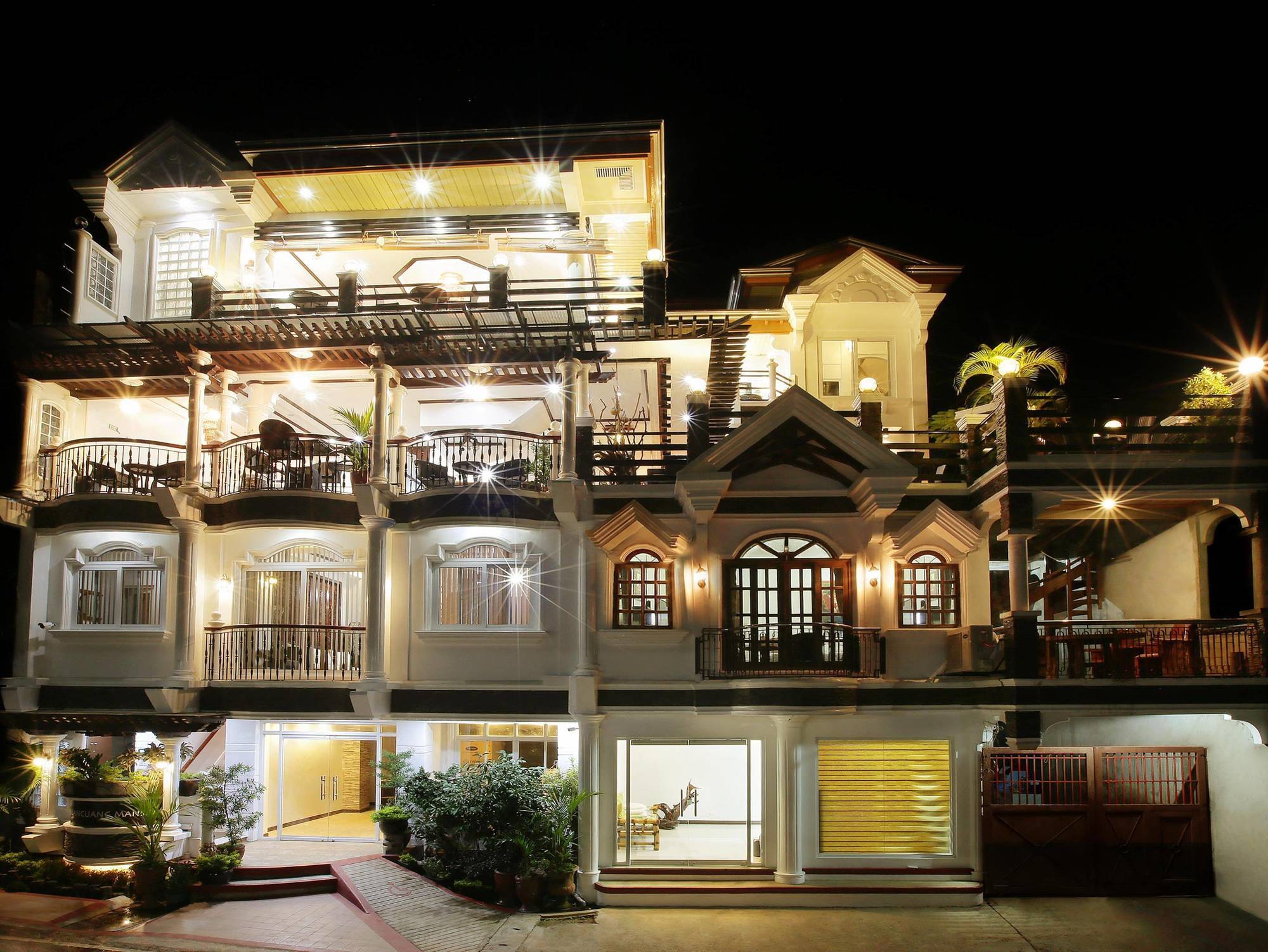 Coron Bancuang Mansion Bed & Breakfast Exterior photo